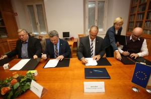 PODPIS SPORAZUMA-vpis Klasičnega krasa na Seznam svetovne dediščine pri Unesco 14 FOTO LJUBO VUKELIČ